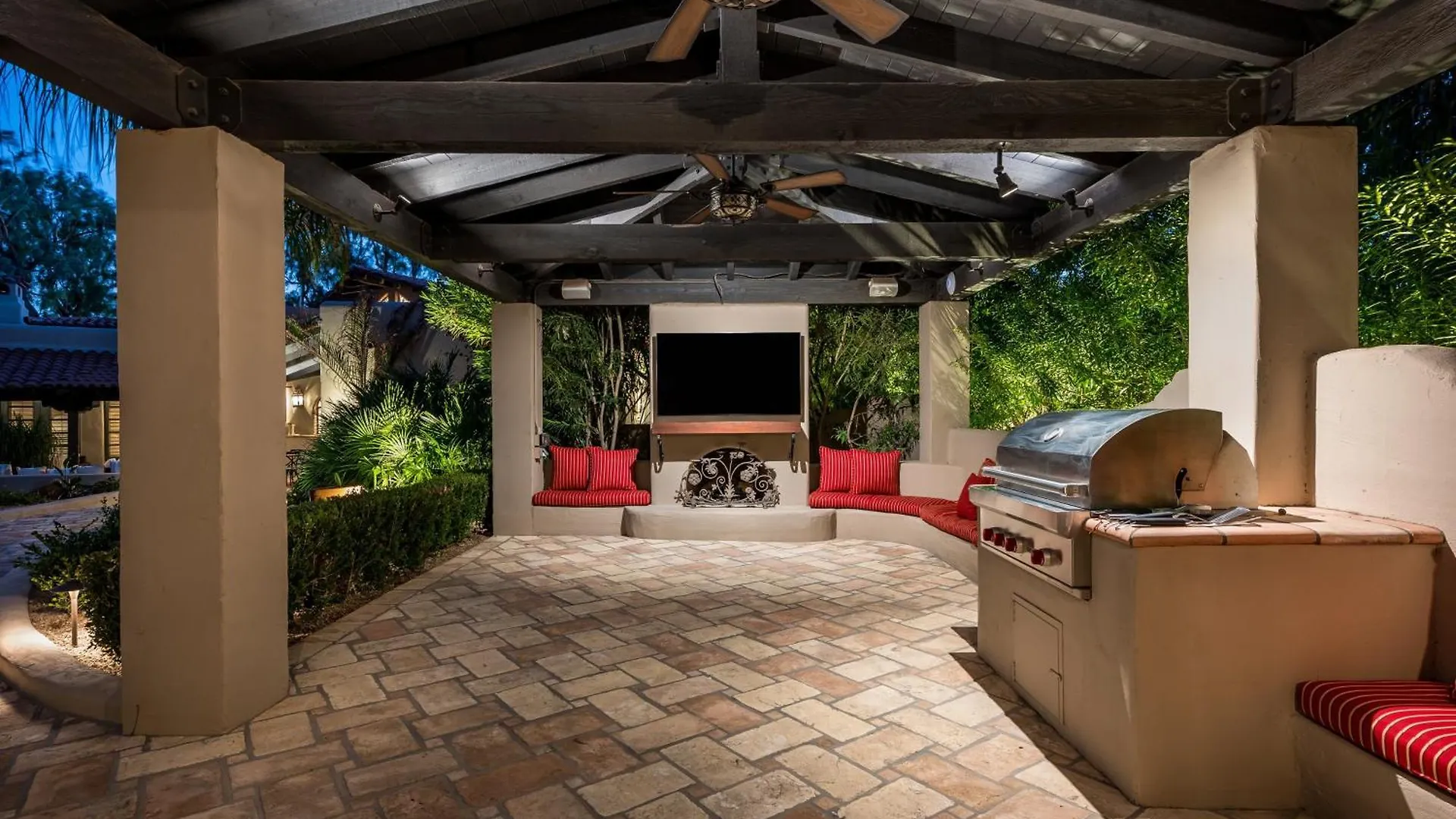 Hacienda Gardens Escape The City-Life With A Private Oasis Scottsdale