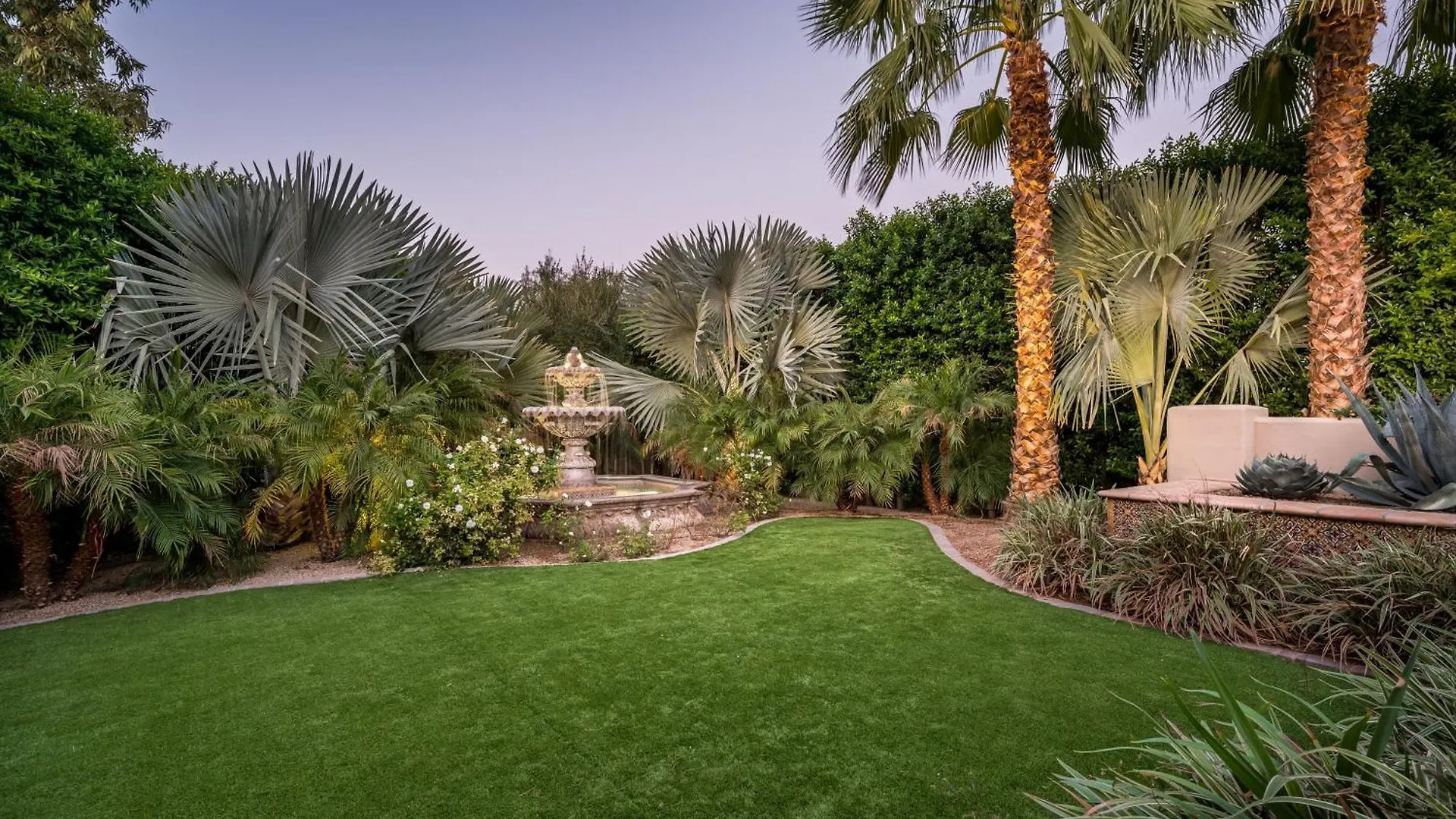 Dom wakacyjny Hacienda Gardens Escape The City-Life With A Private Oasis Scottsdale